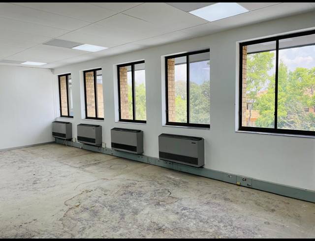 214M² OFFICE TO LET IN VORNA VALLEY